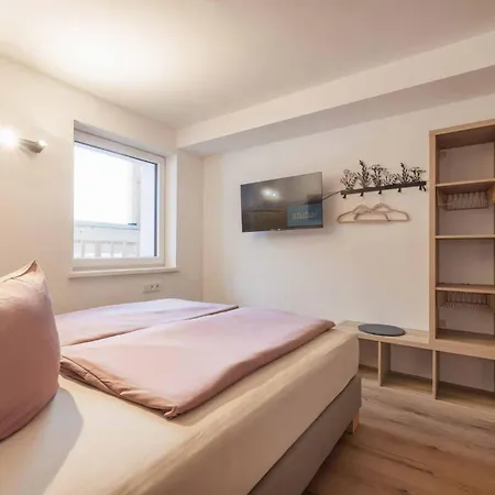 Beim Lenz * ניוסטיפט אים סטובאיטל